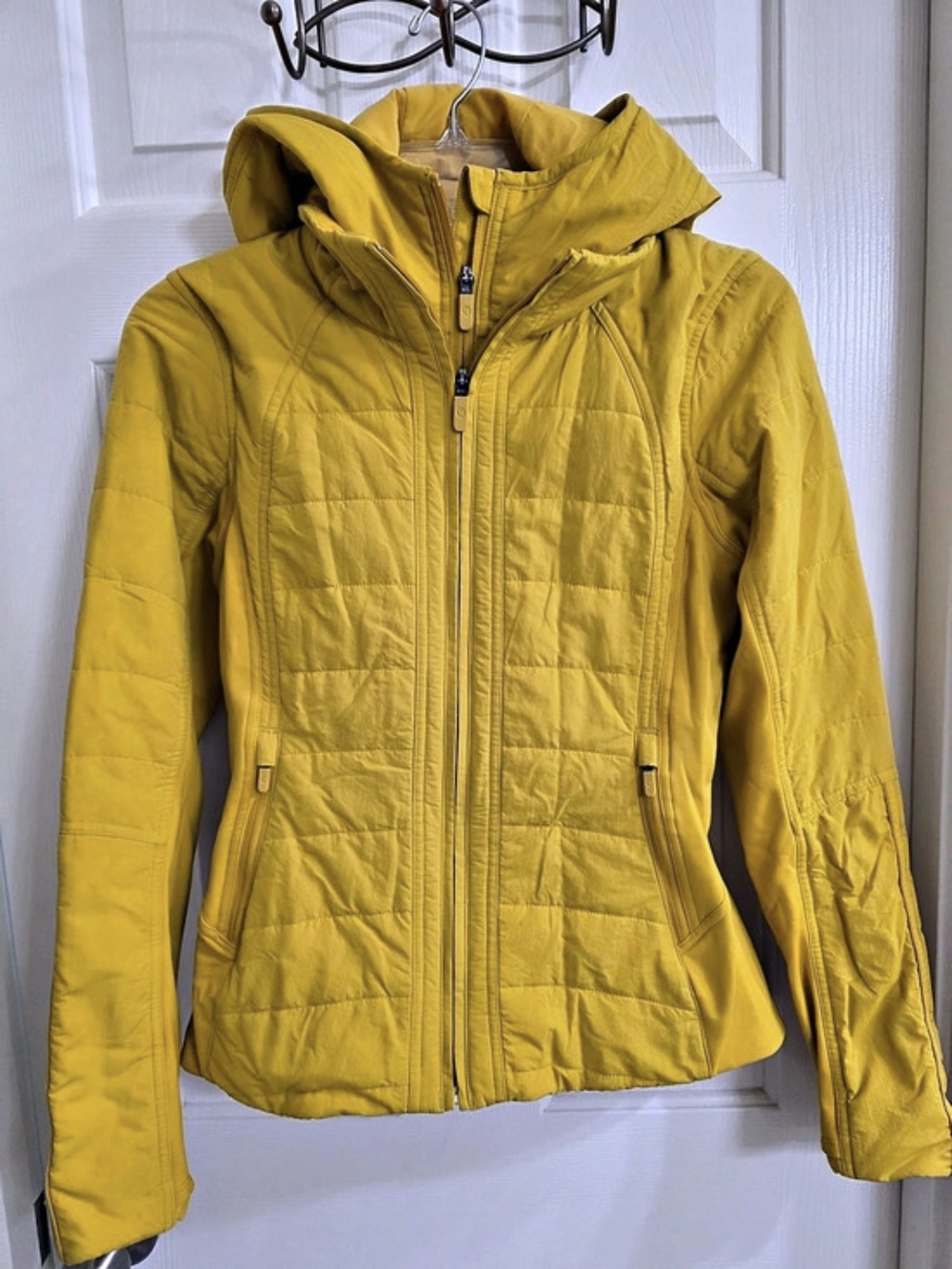 Lululemon Another Mile Jacket Size 4 Quilted Insulated Honeycomb Yellow Gold
